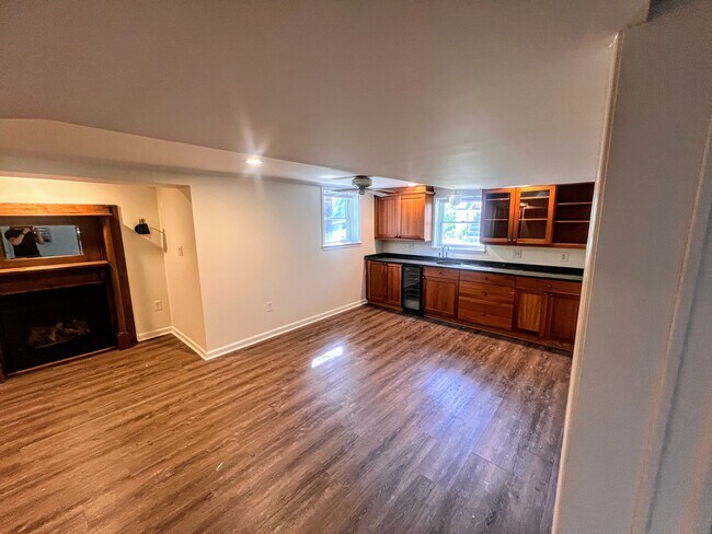 Building Photo - 5602 Hawthorne St