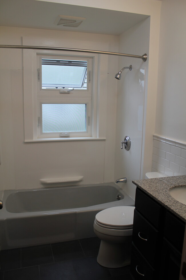 Bathroom - 123 Landseer St