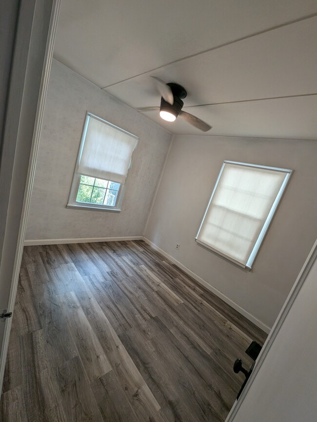 Building Photo - Rutland Ave