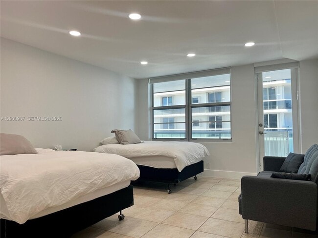 Building Photo - 9511 Collins Ave