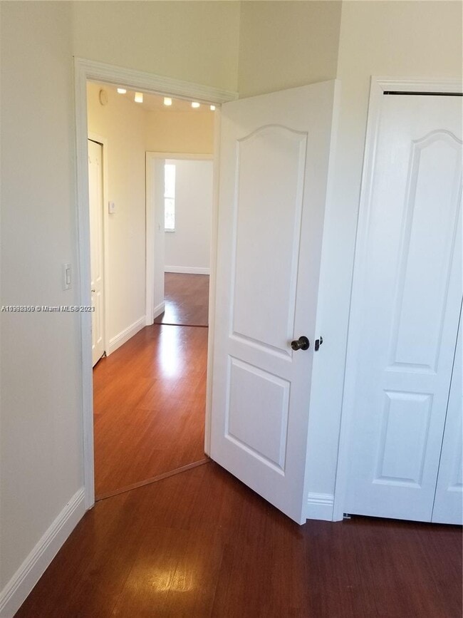 Building Photo - 4723 SW 163rd Pl