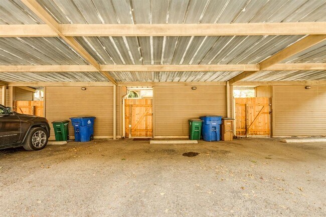 Building Photo - 3601 Lawton Ave