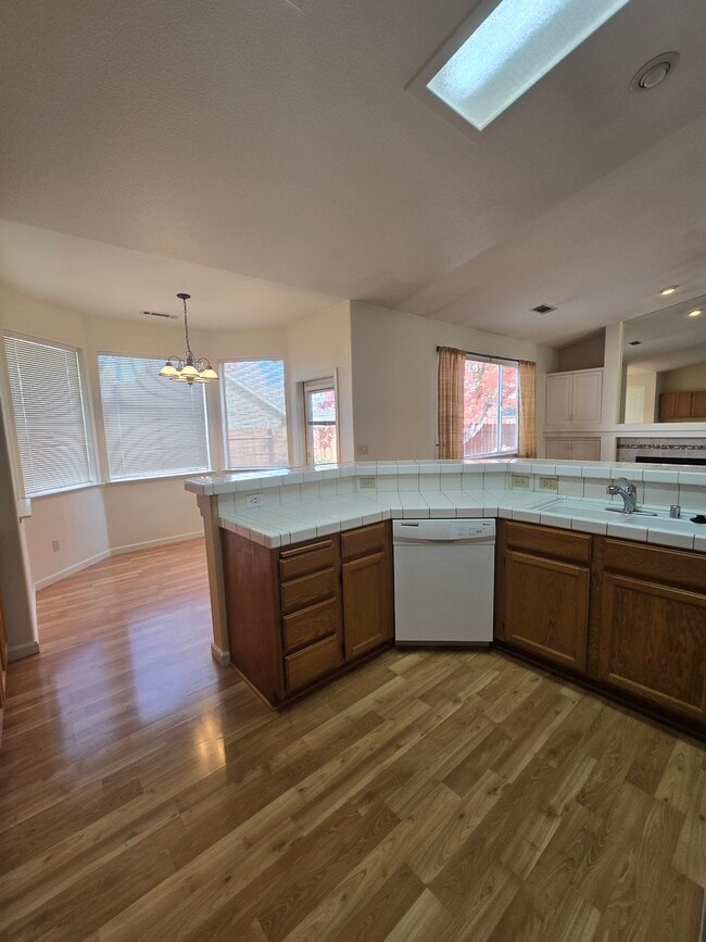 Building Photo - 1749 Bougainvillea Dr