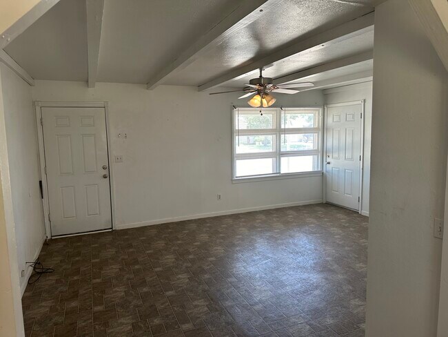 Building Photo - 1106 NW 7th St