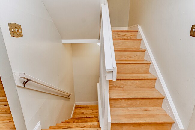 Building Photo - 178 Ingleoak Ln