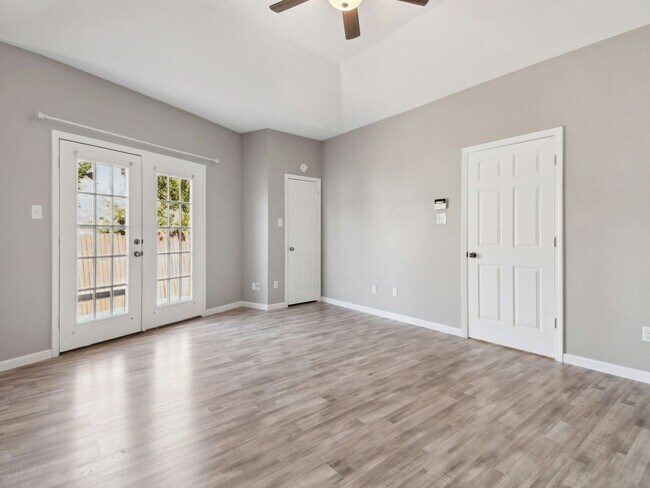 Building Photo - Spacious 2 Bedroom, 2 Bathroom Home in Eag...