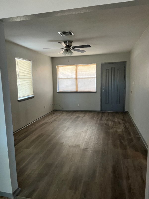 Building Photo - 705 Guadalimar St