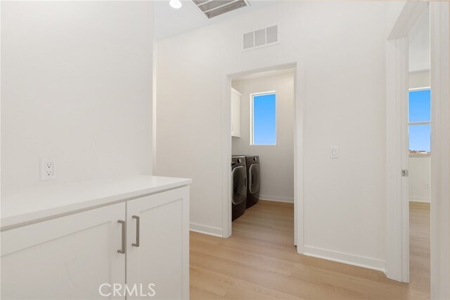 Building Photo - 306 Chorus