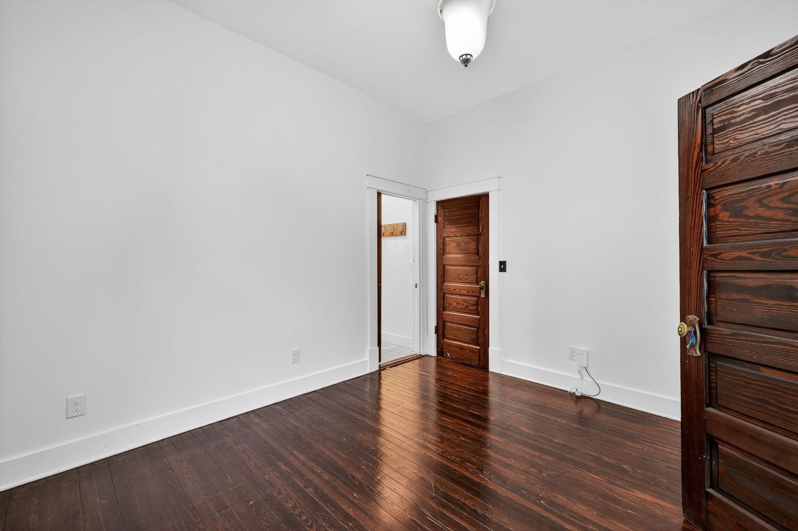 Building Photo - 937 Mansfield St