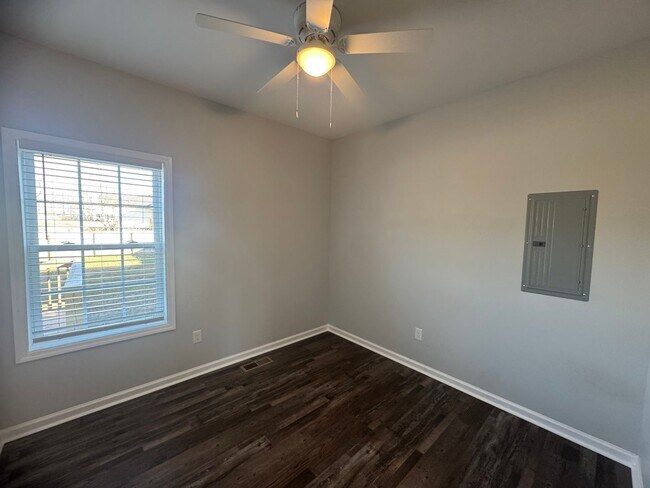 Building Photo - Welcome Home!!!