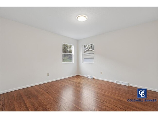 Building Photo - 1444 Ames Ave E