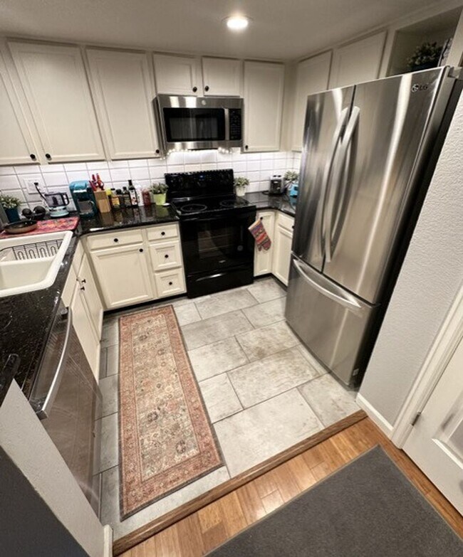 Building Photo - Charming 2 Bedroom Condo in Boulder's Powderhorn Community