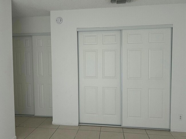 Building Photo - 1174 The 12th Fairway