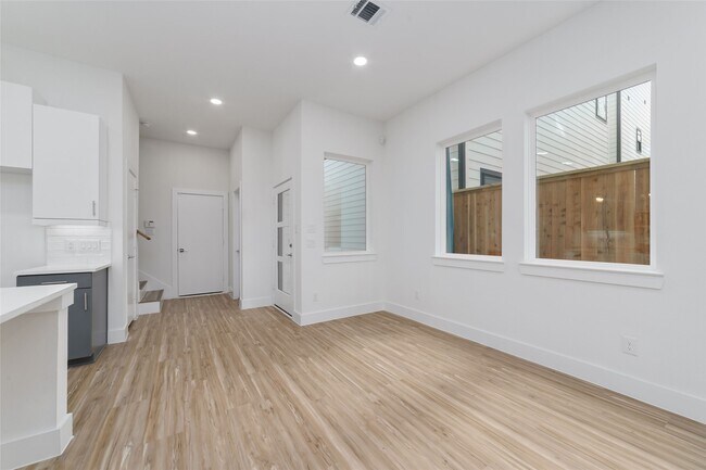 Building Photo - 2109 Holman St