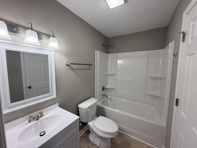 Building Photo - 223 Charlotte Place