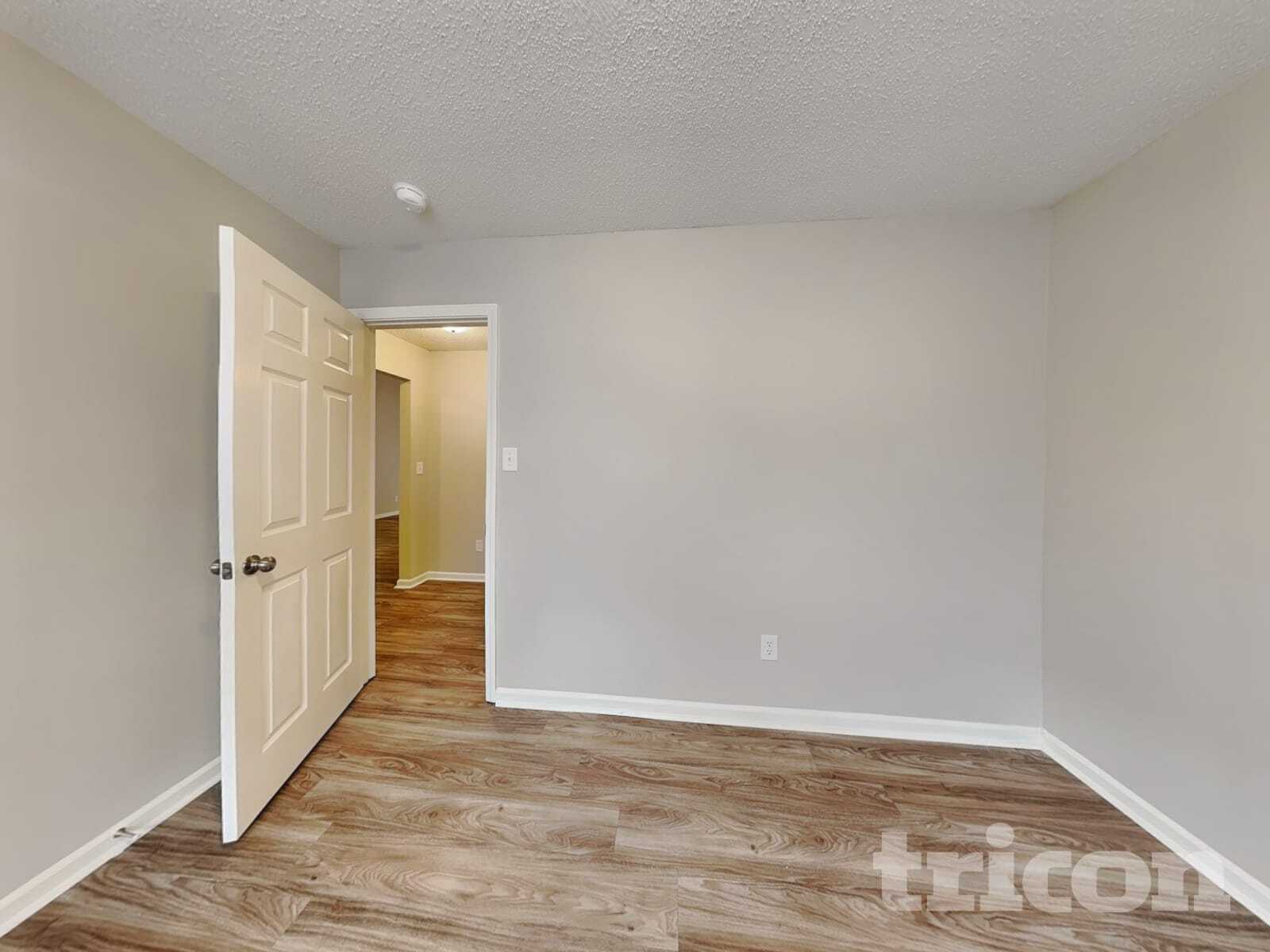 Building Photo - 5050 Elizabeth Rd