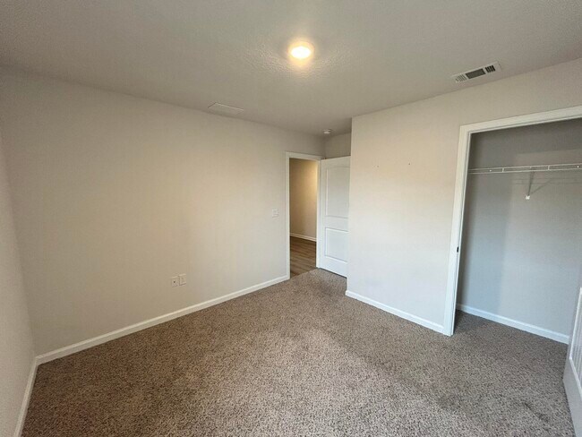 Building Photo - 3293 Chapelwood Dr