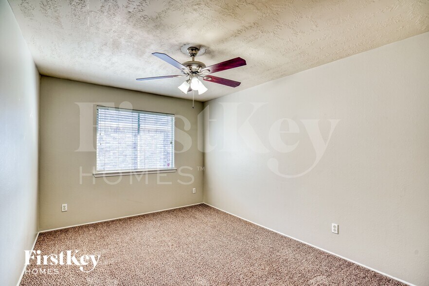 Building Photo - 2410 Hawthorne Brook Ln