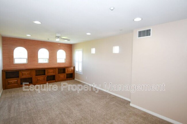 Building Photo - 3395 Shadetree Way