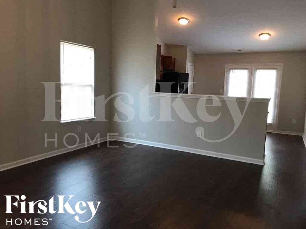 Building Photo - 5339 Greensward Ln