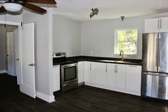 Building Photo - 6832 Avenue I