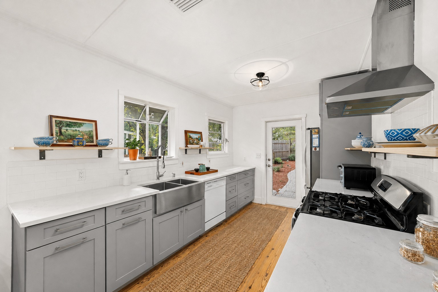 Building Photo - 221 S M St