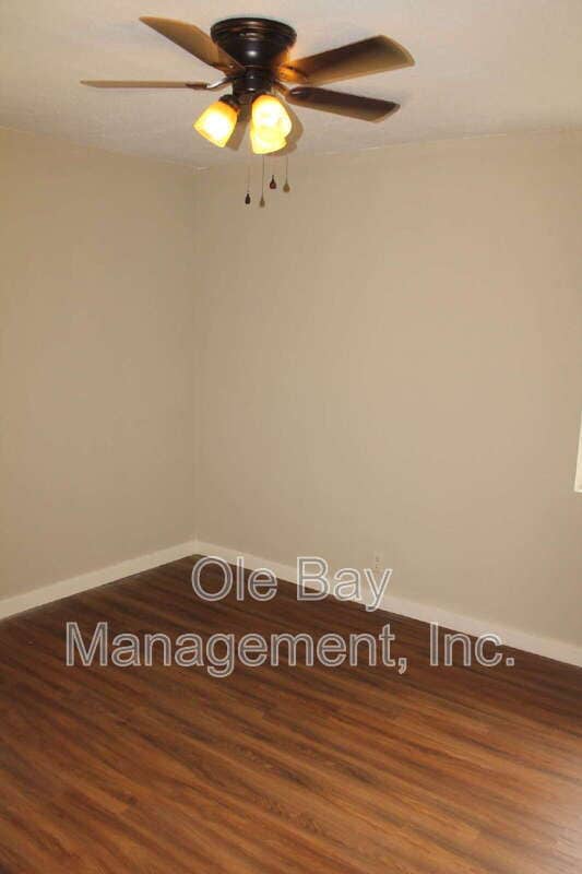 Building Photo - 3200 Emogene St
