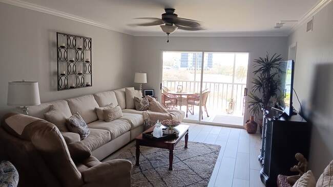 Building Photo - 320 Horse Creek Dr