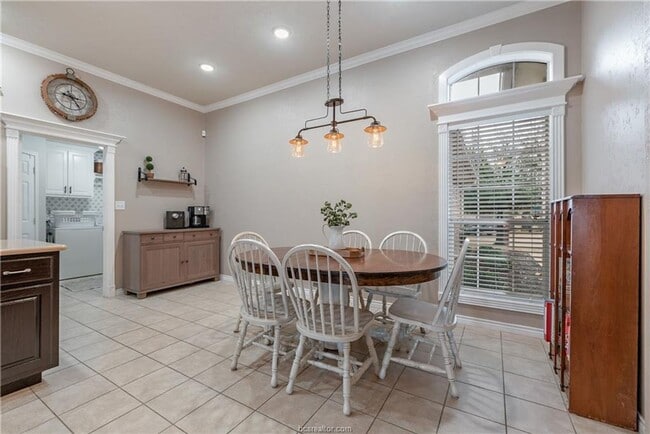 Building Photo - Beautiful 3 Bed, 2 Bath in Castlegate