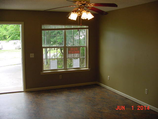 Building Photo - 168 Riverview Dr