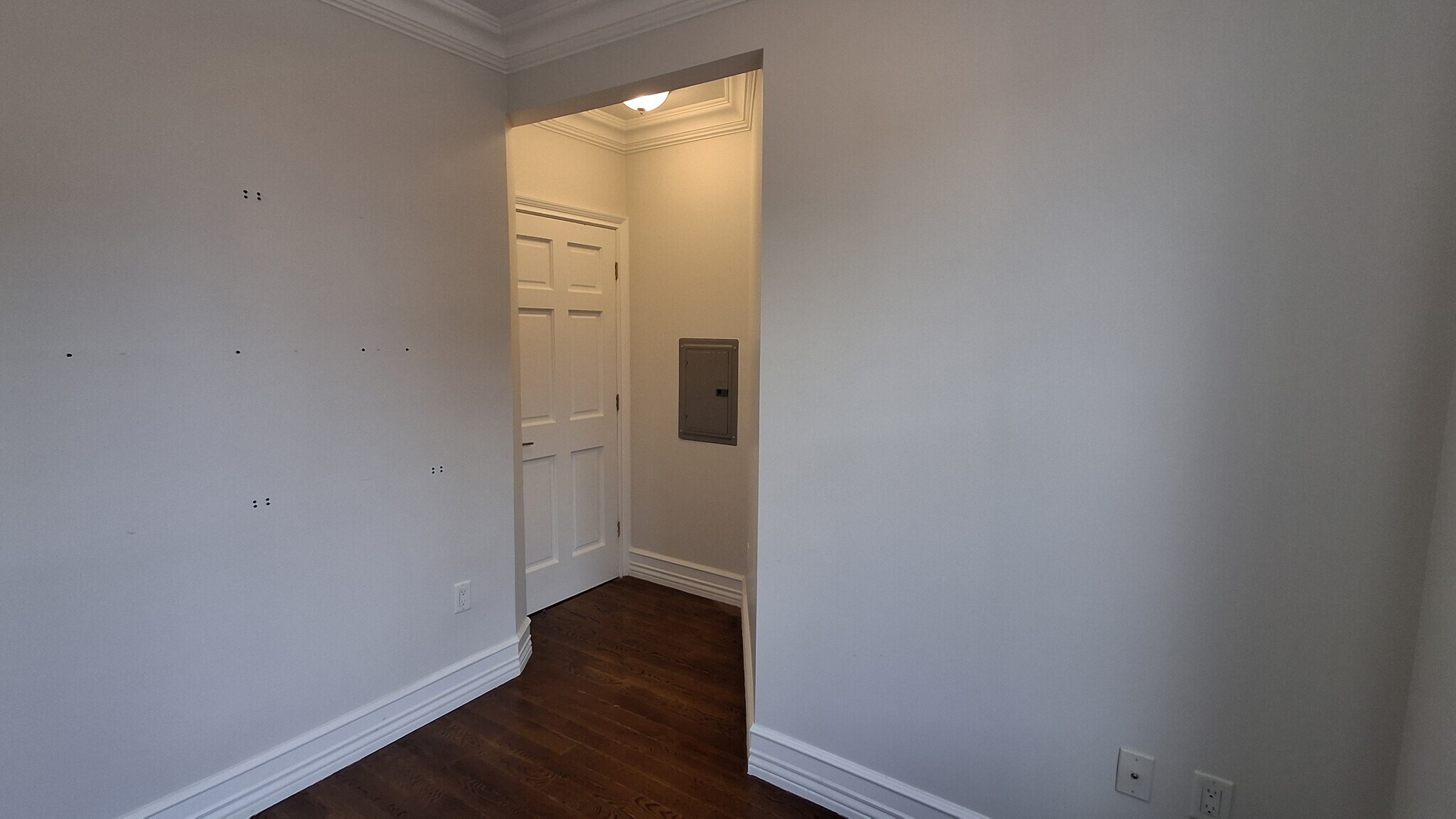 Den - 603 Bloomfield St