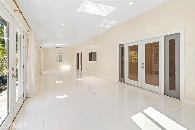 Building Photo - 15406 Lull St