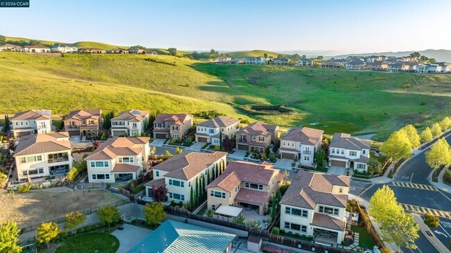 Building Photo - 2004 Drysdale St