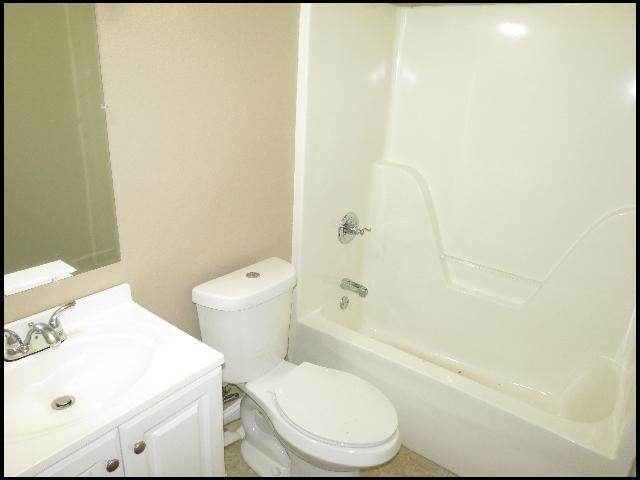 Building Photo - 185 Charles Dr