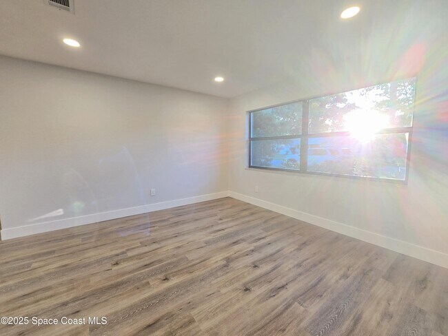 Building Photo - 132 Haven Dr