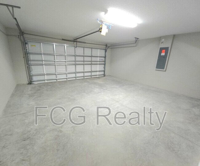 Building Photo - 17 Oak Trail