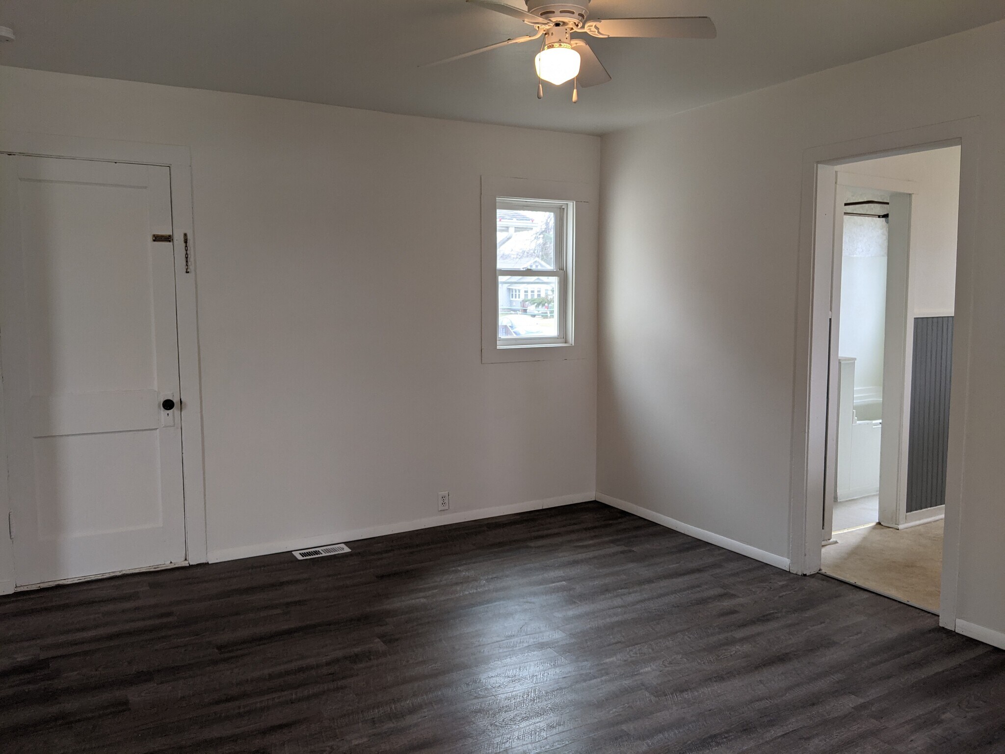 Building Photo - 200 11th St NE