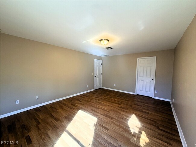 Building Photo - 1710 NW 17th St