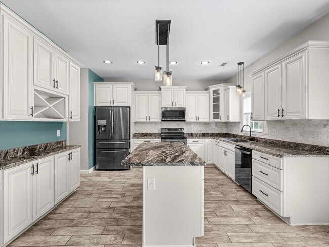 Building Photo - 156 Old Beechtree Ln