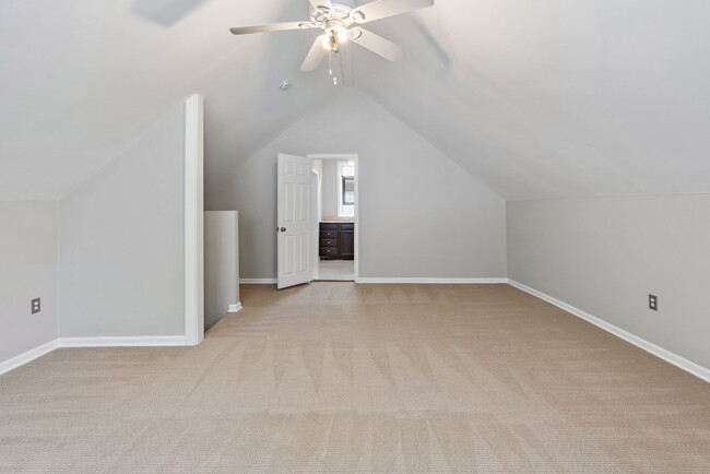 Building Photo - 1012 Cahal Ave