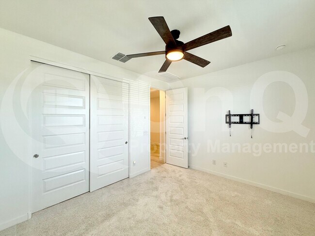 Building Photo - 3266 E Wild Dr