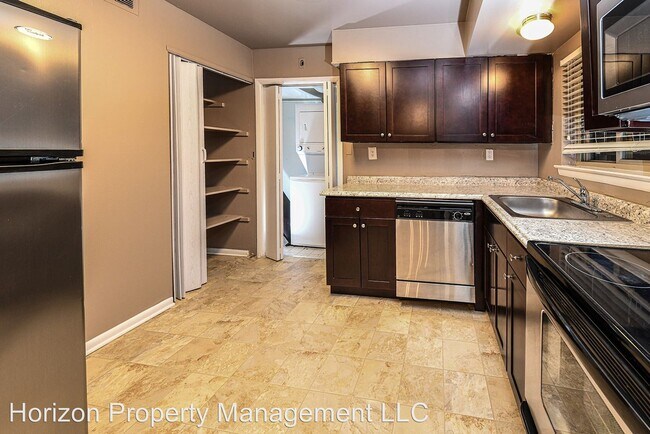 Building Photo - 6103-6107 Bellona Ave