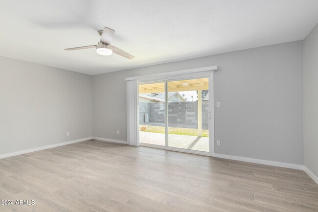 Building Photo - 7249 W Medlock Dr