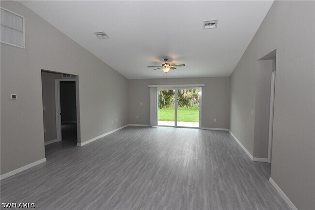 Building Photo - 1544 Waldorf Dr
