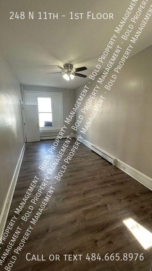 Building Photo - 248 N 11th-1st Floor