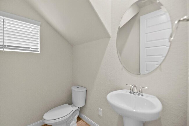 Building Photo - 9911 Brickhouse Dr