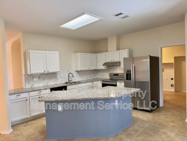 Building Photo - 1206 Devil Ridge