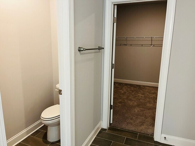 Building Photo - ***MOVE IN SPECIAL*** Wow! Perfect 4 bedro...