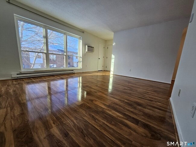 Building Photo - 48 Wellington Dr