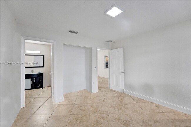 Building Photo - 1154 NW 103rd St